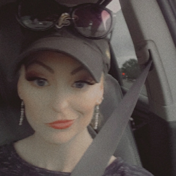 Meet your Posher, Tiffany - Picture 1 of 1